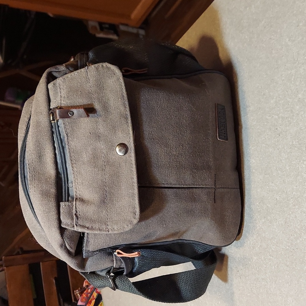 Unisex crossbody messenger bag